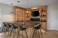 16058 Inverness Bar